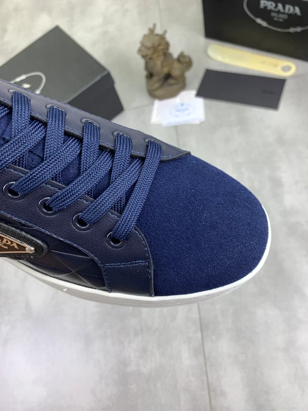 Men's Men's Shoes💰P420💰[New Style] The latest classic model of high-quality PRADA breathable and comfortable men's shoes has been launched on the official website, 1:1 replica, synchronized in Hong Kong, and on the same catwalk; all made of calfskin with breathable mesh fabric ➕Imported soft Soft and comfortable sheepskin lining, 🍡🍡original rubber outsole is non-slip and wear-resistant; comfortable to wear, attractive style, fine workmanship, and simple and neat shoe last, showing a man's courage and toughness, 👍Size: 39-44 2️⃣Color🉑️Choose